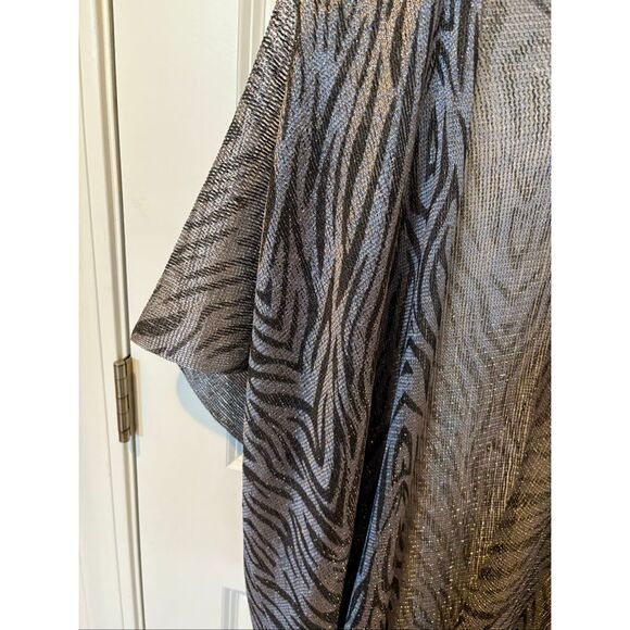 Grey Zebra Print Poncho/Shawl - Picture 8 of 9